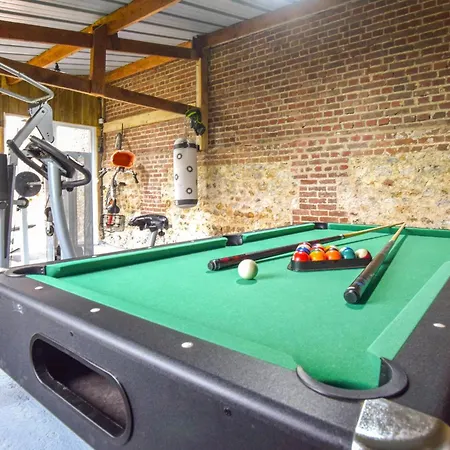Beautiful Home In Saint-Andre D'Hebertot With Wifi