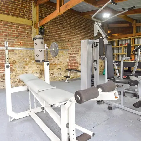 Beautiful Home In Saint-Andre D'Hebertot With Wifi