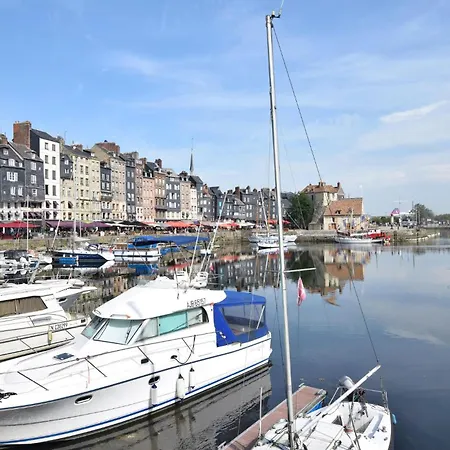 Beautiful Home In Saint-Andre D'Hebertot With Wifi Saint-André-dʼHébertot